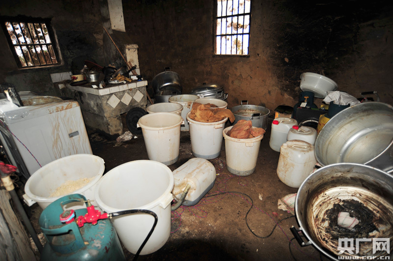 湖北麻城捣毁特大制毒窝点 缴获毒品600公斤价值1.2亿