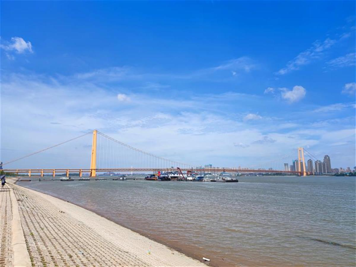 武汉"升级版"江滩即将上新 八铺街堤江滩展露容颜