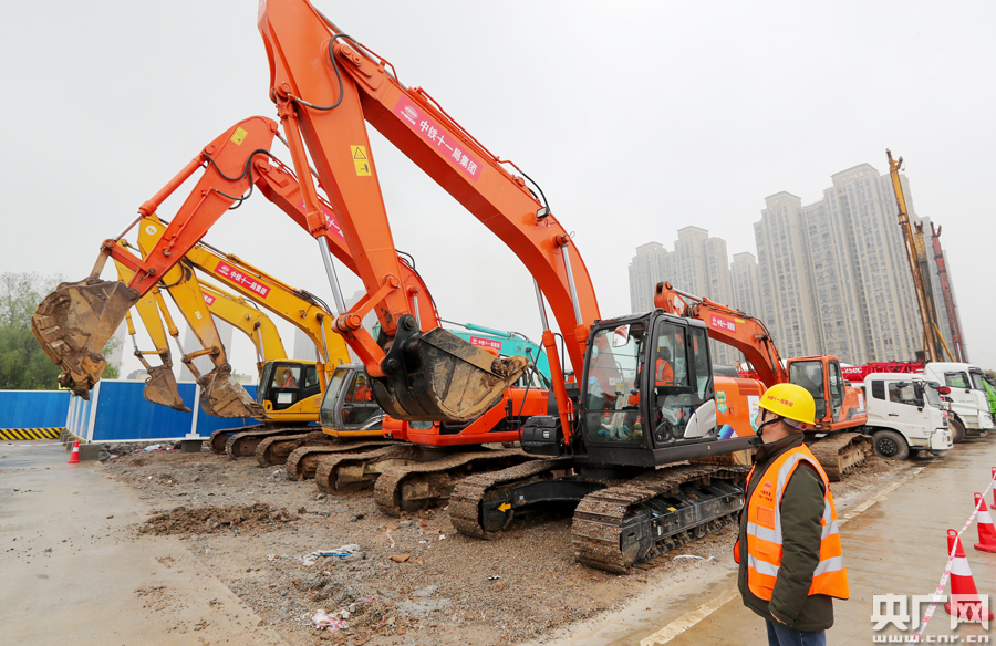 武汉首条独立地铁环线武昌段开工 12个在建地铁项目全面复工