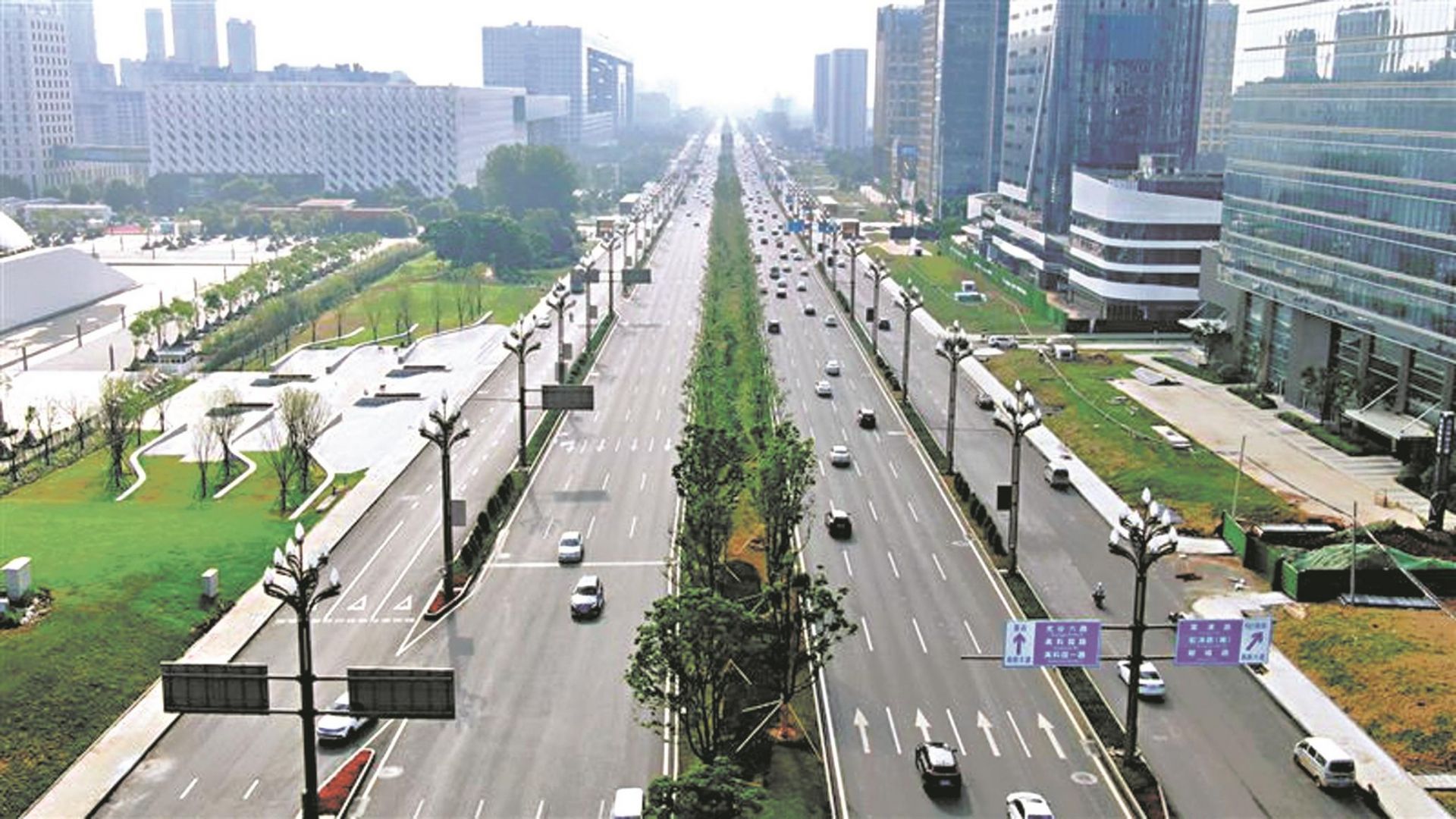 光谷高新大道"高新"改造后亮相