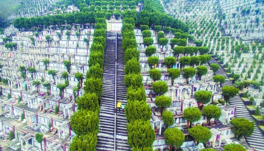 图片   编辑:          郑皓月          关键词:          陵园;长沙