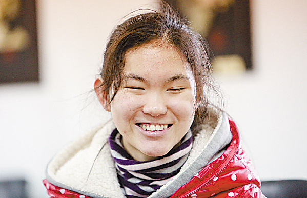 大连:辽宁师范大学全盲女孩满林锦的一天
