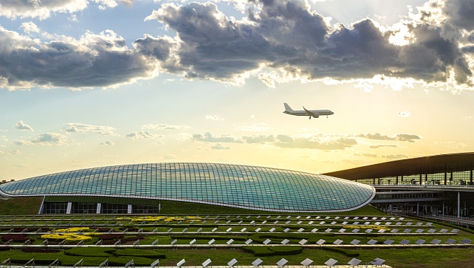 京津冀世界级机场群初现雏形  首都机场近十年旅客吞吐量超...