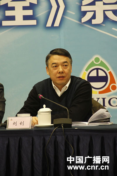 公安部交通管理局副局长刘钊在座谈会上介绍了"全国交通安全日"相关