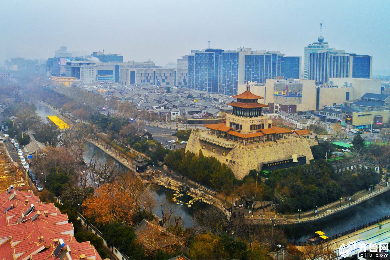 航拍济南护城河 诗情画意犹如烟雨江南