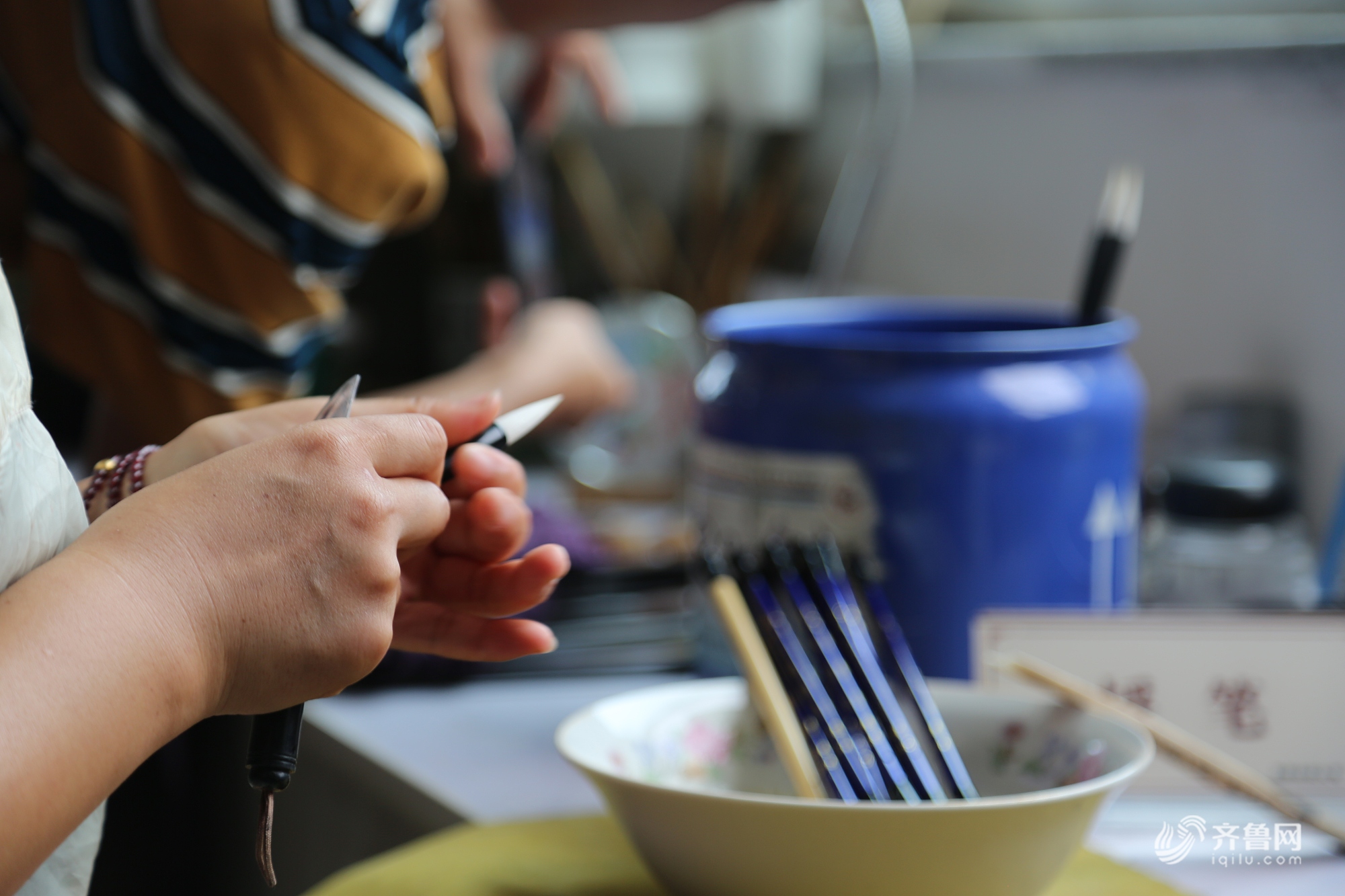 传承传统手工艺 烟台7旬农民制作毛笔55年