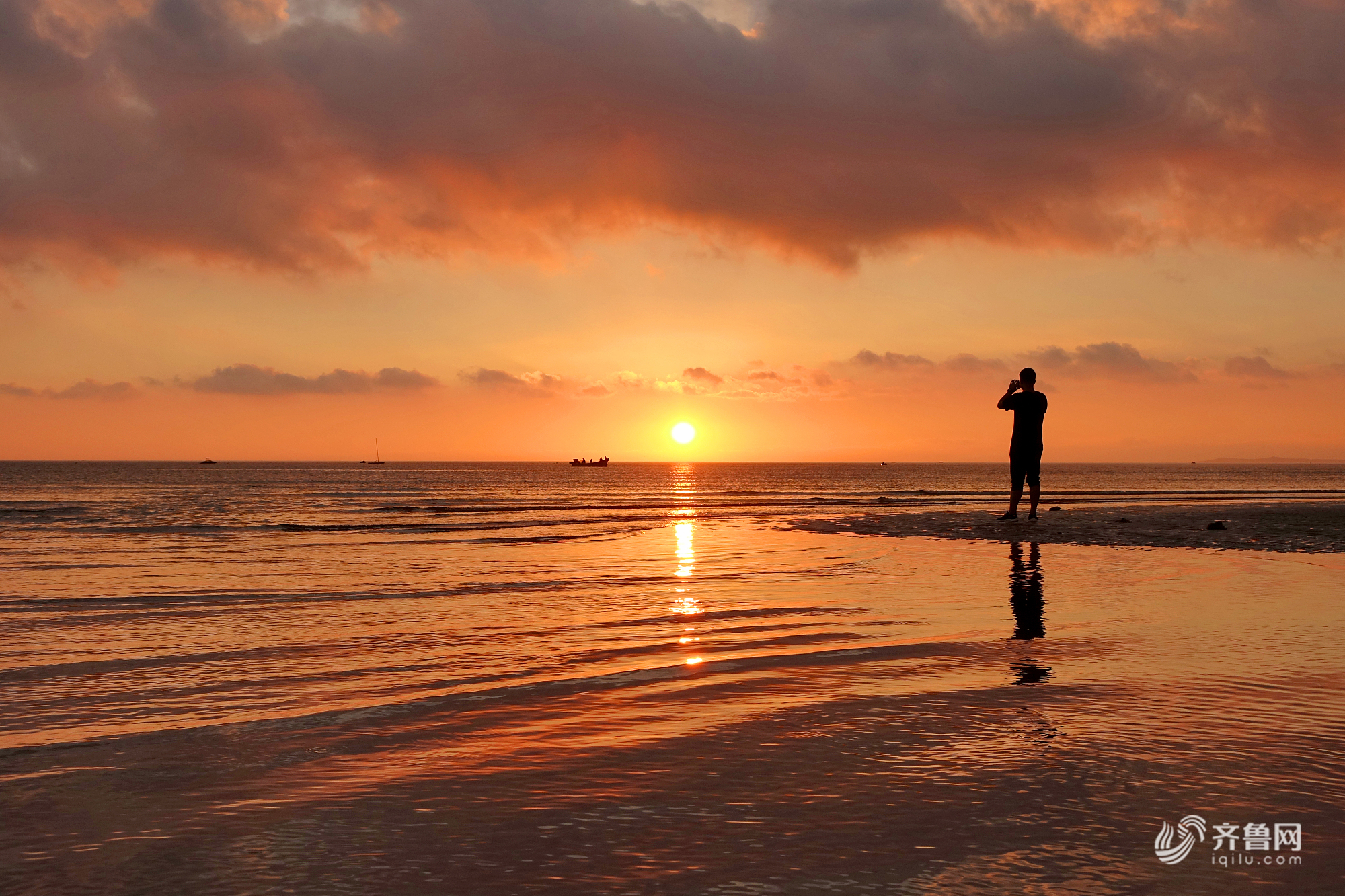 蓝天白云彩霞日出 夏日烟台海景美如画
