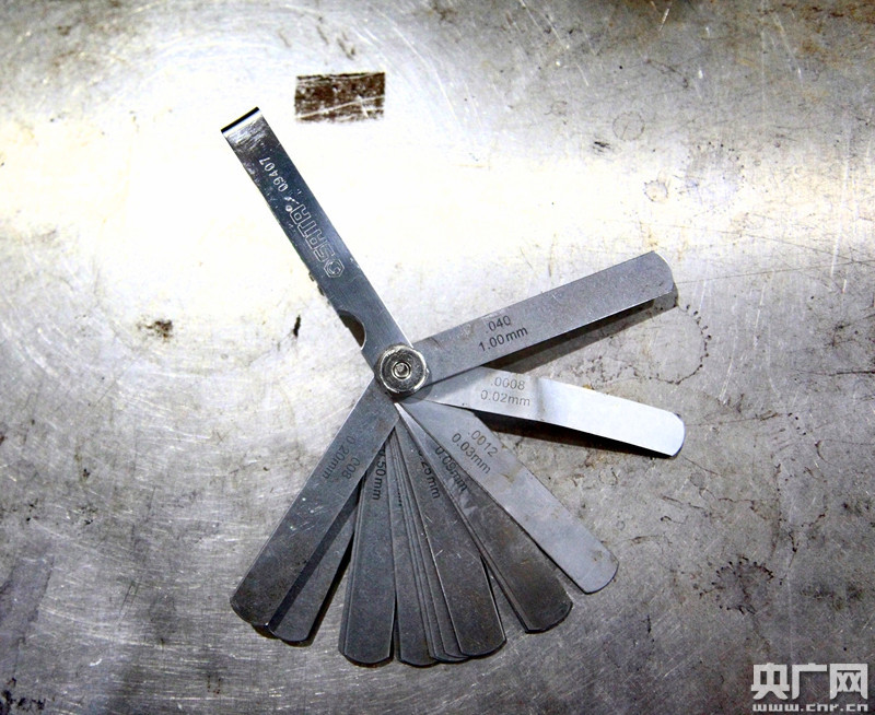 用于检测的塞尺可以说是薄如蝉翼,每项检查精度的允许误差都要求在