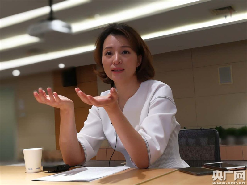 专访董卿:《朗读者》初心"高而不冷" 舞台试金石折射嘉宾人格魅力