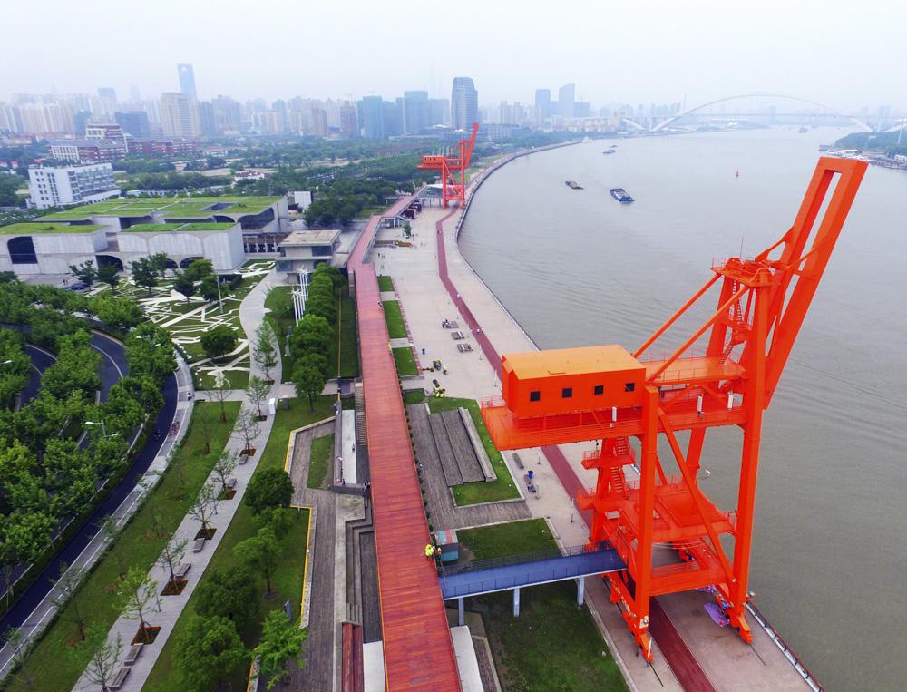 头道鲜  按照上海市委,市政府的统一部署,黄浦江两岸从杨浦大桥到徐浦