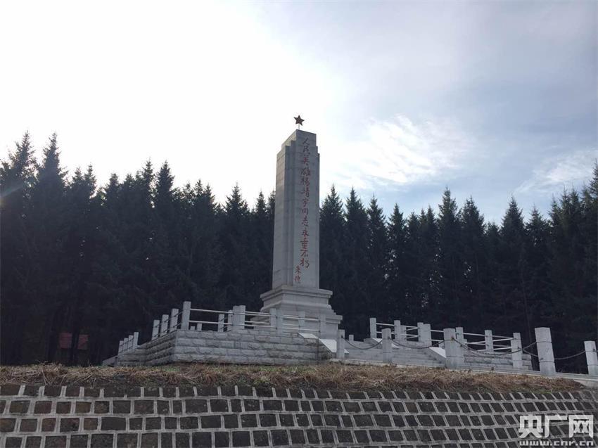 十九大今天开幕 沿着11个历史地标追寻党的光辉足迹