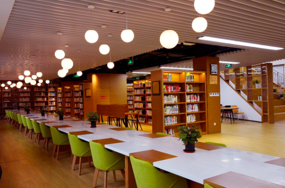 头道鲜     位于浦东新区周浦镇的傅雷图书馆,是全市图书馆第一个全年