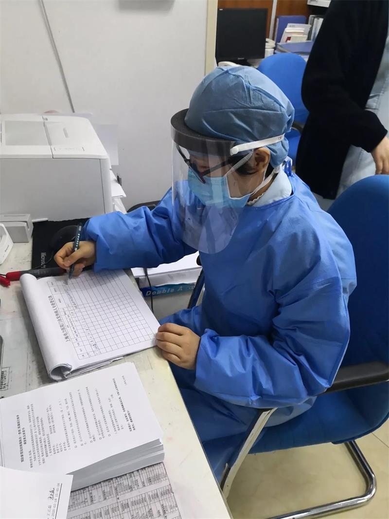 国康医疗怎么白衣战士 忠于职守——记国康集团上海电力医院发热门诊防疫先进事迹_https://www.jmylbn.com_新闻资讯_第5张