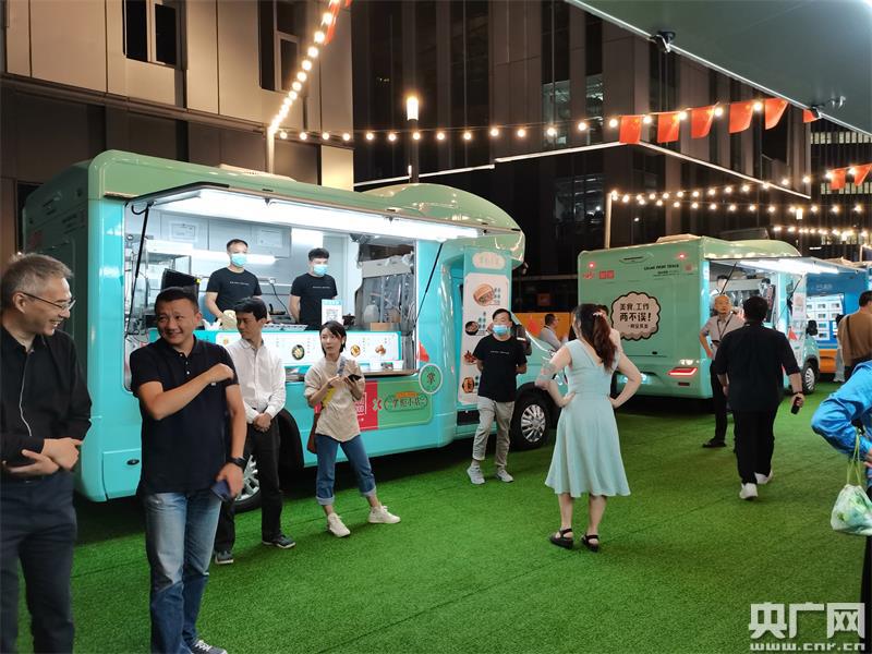 上海流动餐车进市集:诠释餐车流动性和市集丰富性