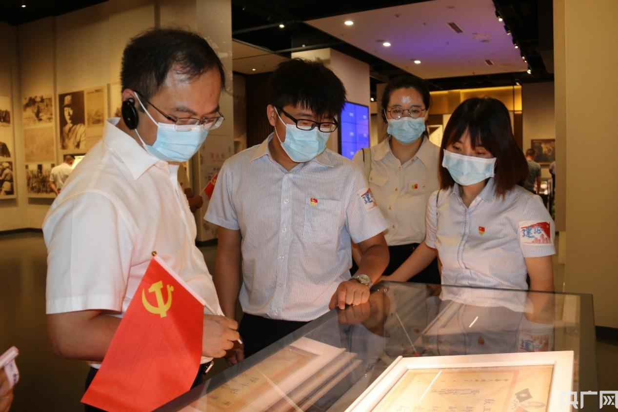 中建信和地产渝新联合党支部开展庆祝建党100周年主题党日活动