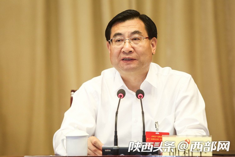 省委书记胡和平讲话.(摄影记者 贺桐)