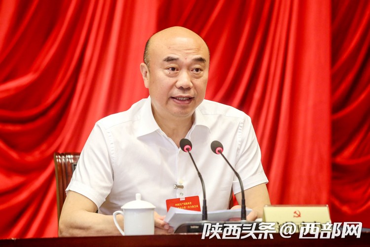 省委副书记,省长刘国中部署经济工作.(摄影记者 贺桐)