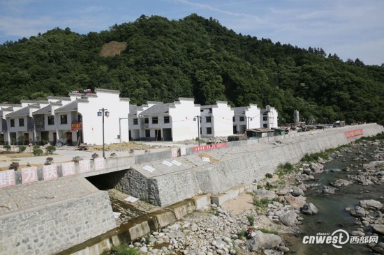 引汉济渭佛坪石墩河老镇将沉入库底 新镇已建成