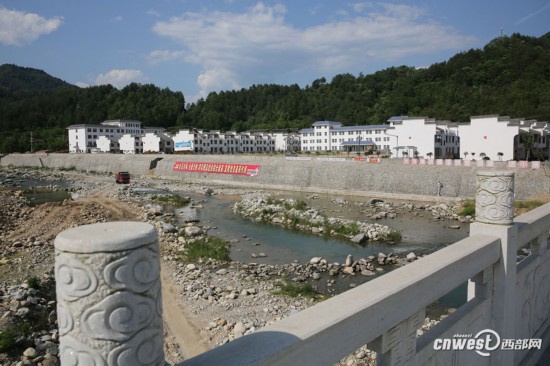 引汉济渭佛坪石墩河老镇将沉入库底 新镇已建成