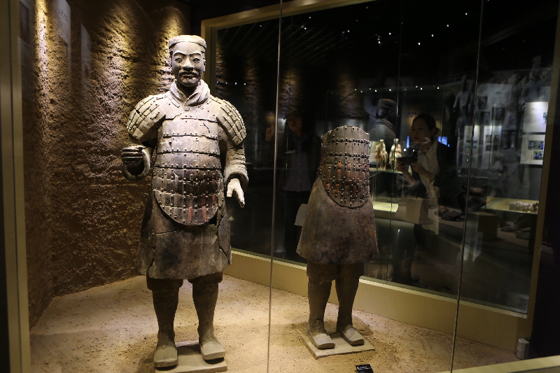 兵马俑彩绘保护首次发现"中国蓝""中国紫"