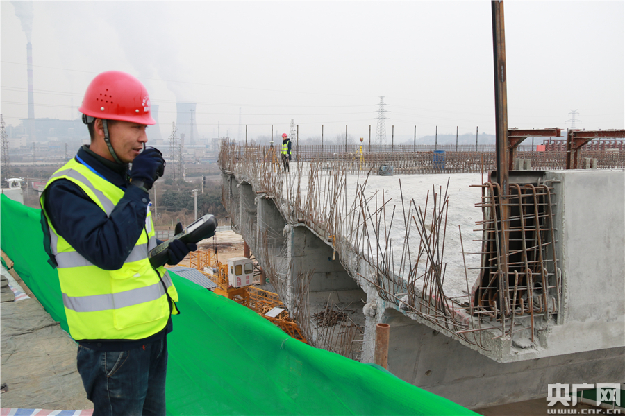 全国单幅平转最宽转体桥70分钟成功合龙