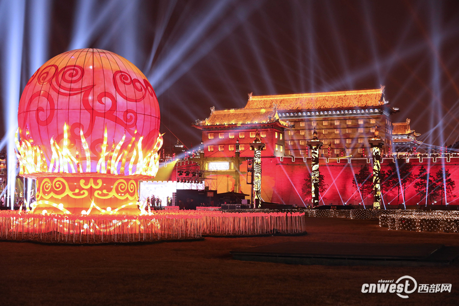 "西安年·最中国"城墙灯会迎新年