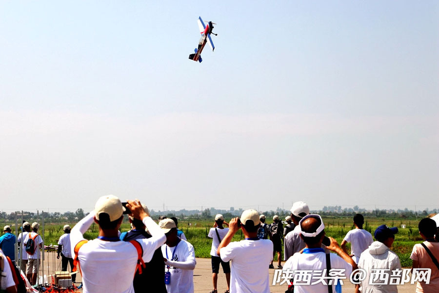 陕西省青少年航空航天模型比赛拉开帷幕 800多人次参赛