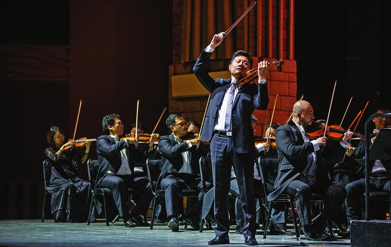 图为纪念小提琴协奏曲《梁祝》60周年音乐会现场. 本报记者 赵晨摄