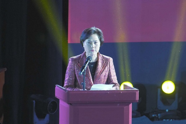 陕西省纪念"三八"国际妇女节108周年表彰大会暨主题报告会举行