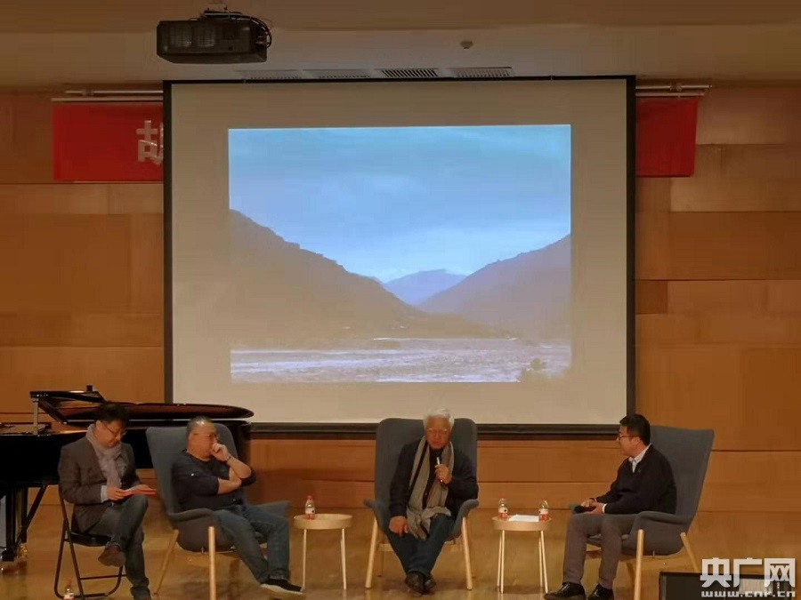 资深媒体人姜志鹏以及音乐人类学博士,西安音乐学院副教授高贺杰一起