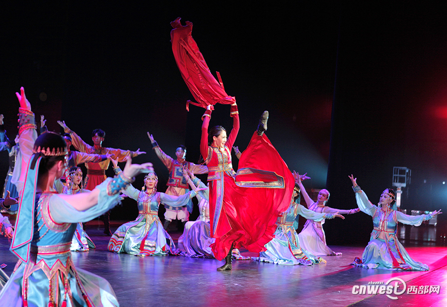 鄂尔多斯舞剧《森吉德玛》开演 为古城带来草原民族风情