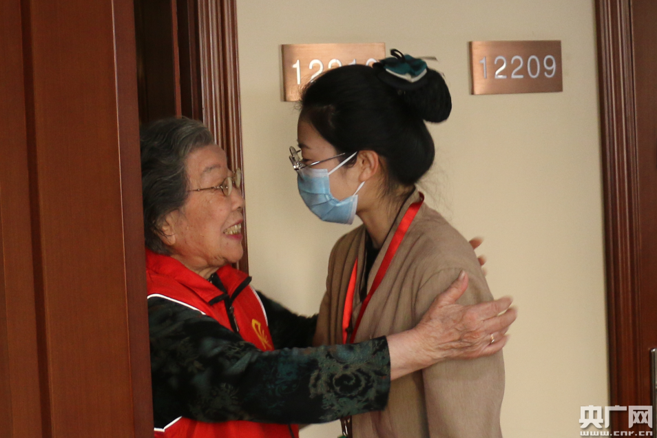 【新春走基层】走进天津康宁津园 认识养老院里的年轻"管家"