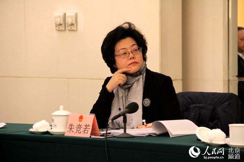 北京市委书记蔡奇与东城团代表共同审议政府工作报告