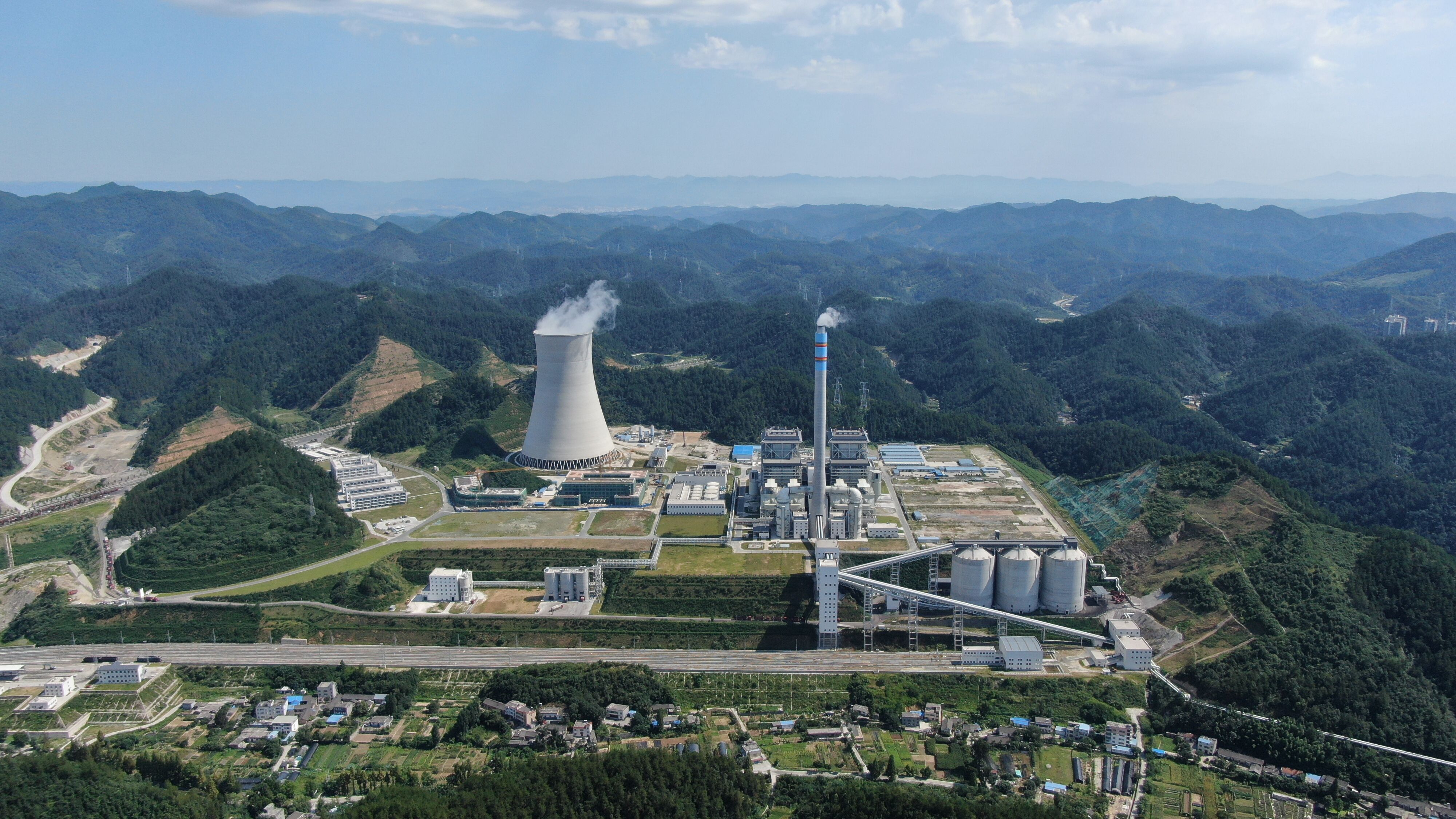 京能电力决战脱贫攻坚贡献国企力量