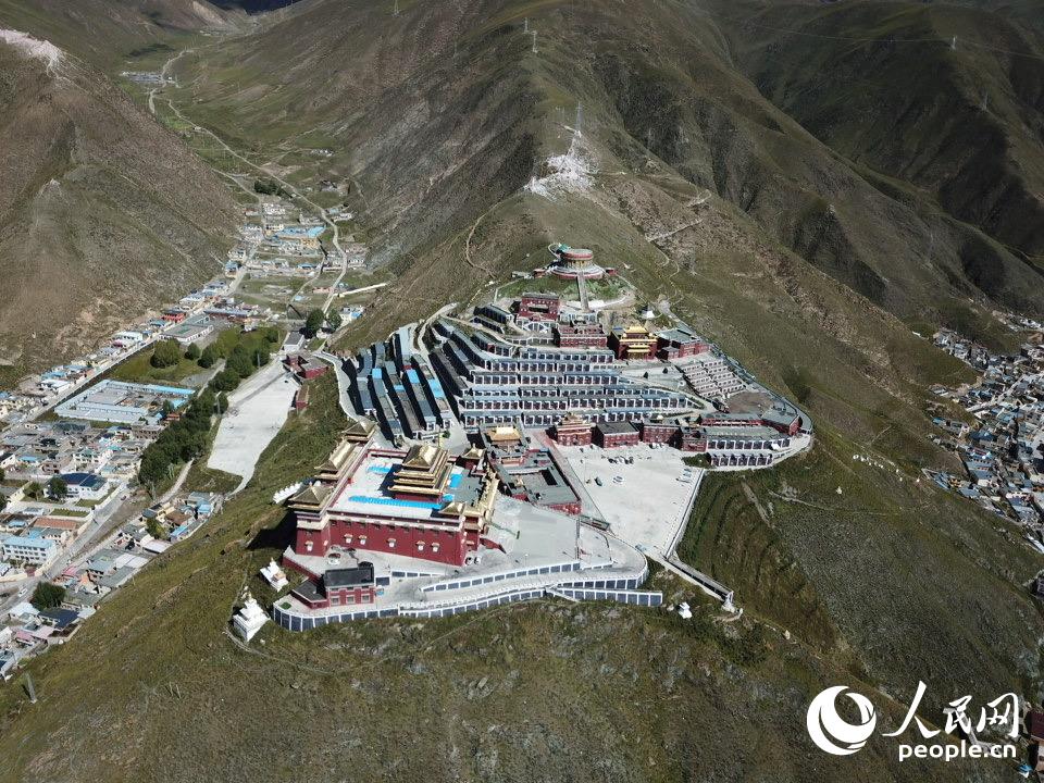 丰台扶贫矩阵 青海治多县玉树州街景   玉树市位于青藏高原腹地,玉树