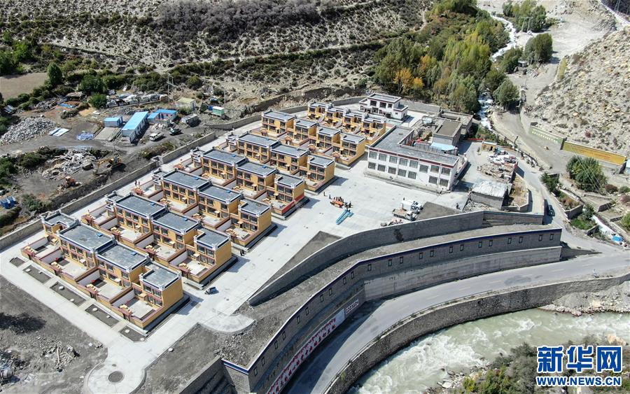 西藏山南市洛扎县洛扎镇新建成的次麦社区边境小康村(9月21日无人机