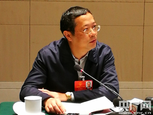 王耕捷代表:"快火车"与"慢火车"都要开 铁路扶贫"在路上"