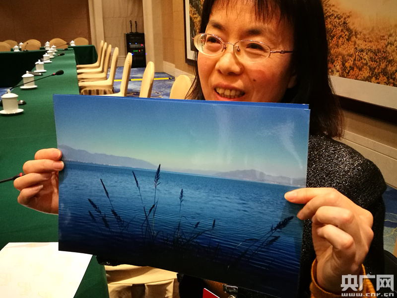 杨晓雪代表:天蓝水蓝和"大理蓝"