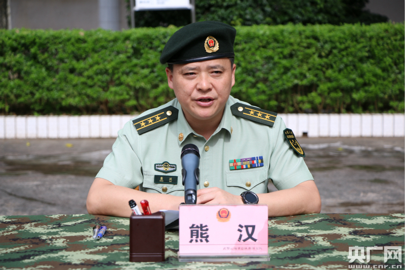 雨中队列会操 普洱武警锤炼过硬作风