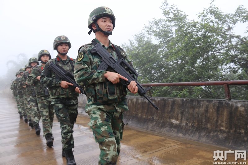 云南临沧公安边防扛起旗帜再出发投身改革谱新篇