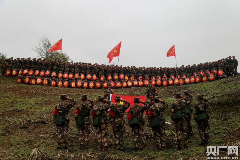 团结拼搏铸军魂 武警云南总队普洱支队进行新兵野营拉练