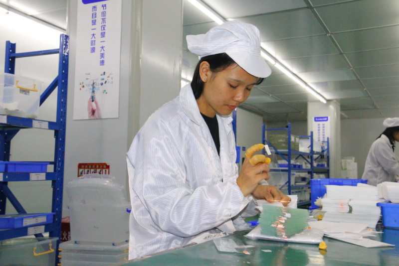 政协委员周以晴:真情推进"教育扶贫"