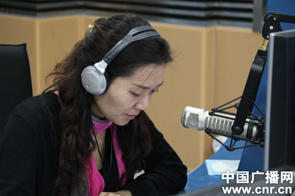 中国之声女播音员图片