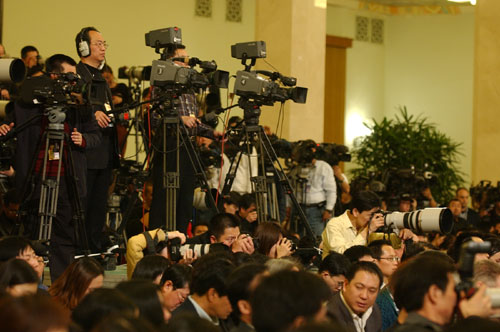 记者招待会现场记者