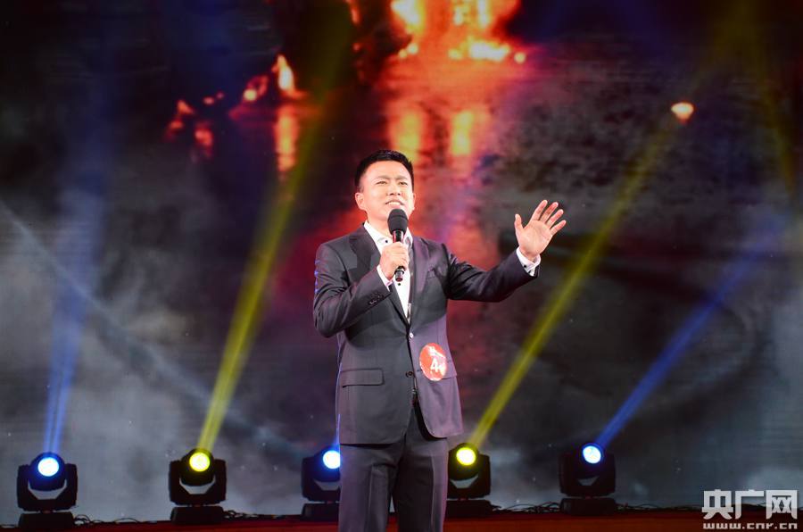 第四位选手殷爽,朗诵作品《我的好弟兄》